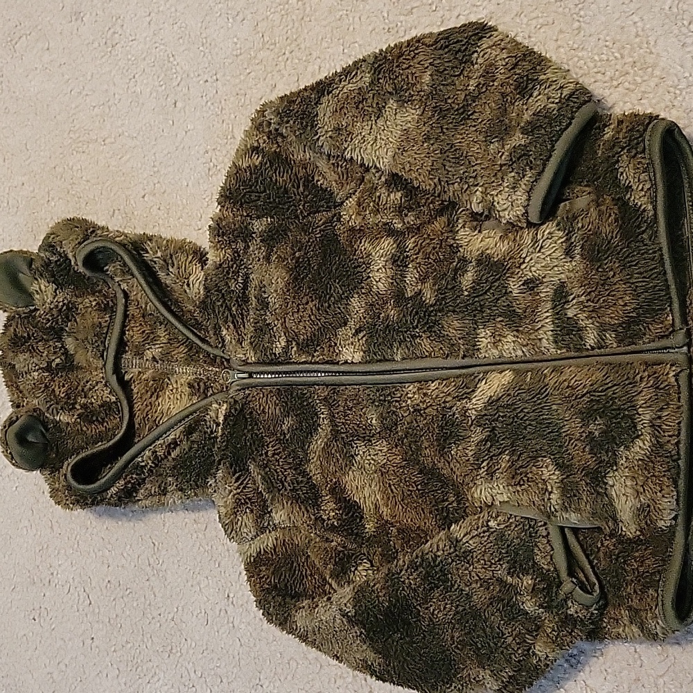 Cozy Camo Sherpa Hoodie Jacket Size 18 months